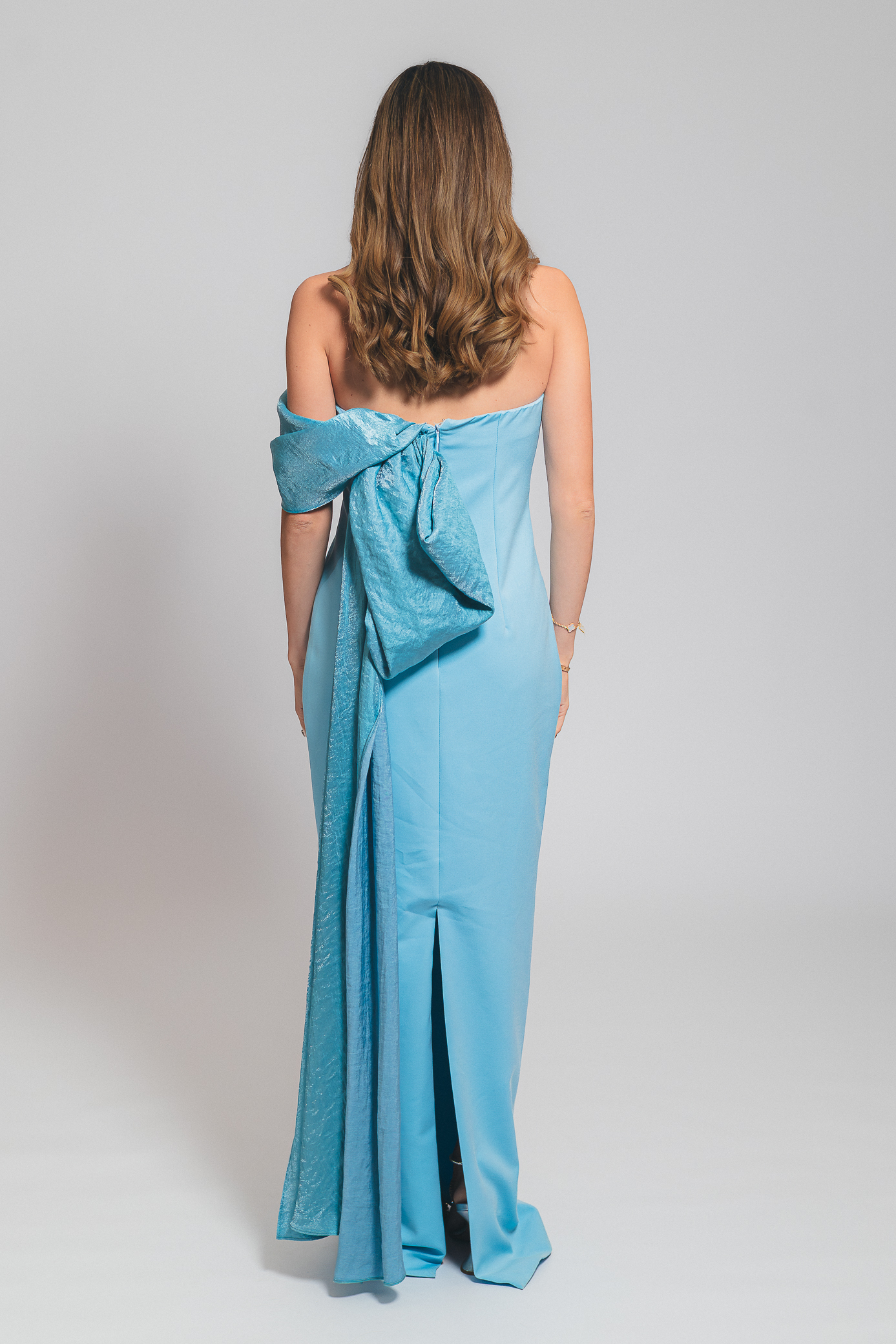 Redondo Brand light blue liso strapple moño - Imagen 4