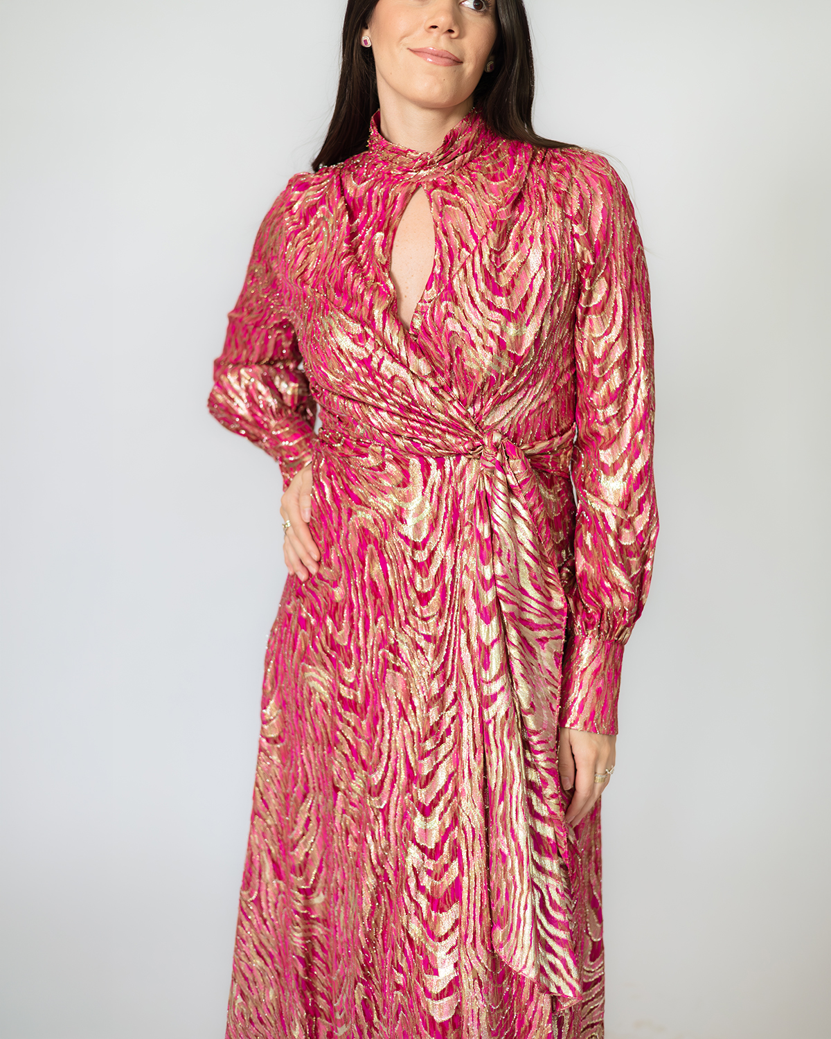 Jonathan Simkhai Gown goldpink manga larga - Imagen 5